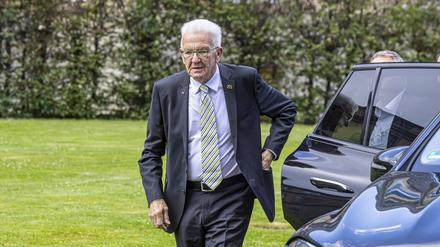 Winfried Kretschmann, hier im Sommer 2024, und die Grünen fremdeln seit Jahren miteinander.