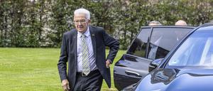 Winfried Kretschmann, hier im Sommer 2024, und die Grünen fremdeln seit Jahren miteinander. 