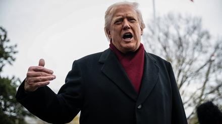 Presseankündigung vor dem Weißen Haus. US-Präsident Donald Trump wählt die Medien und Journalisten, die über ihn berichten, möglichst selbst aus.  