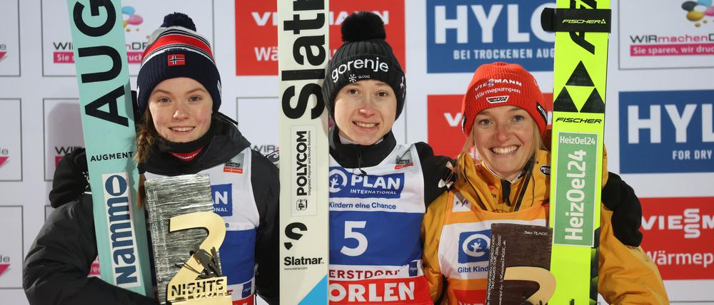 Die Skispringerinnen dürfen sich freuen: Bald bekommen sie ihre Vierschanzentournee.