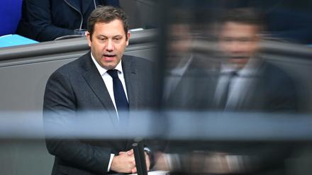 Klingbeil verteidigte seinen Etat. 