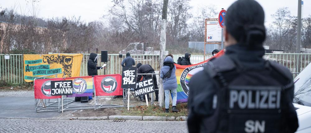 Kundgebung vor dem Oberlandesgericht Dresden (OLG)