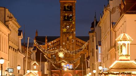 Potsdam, 24.11.2025, Lokales,
Potsdamer Weihnachtszauber, Weihnachtsmarkt, Brandenburger Straße, Brandenburger Strasse,
Foto: Ottmar Winter PNN