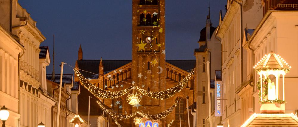 Potsdam, 24.11.2025, Lokales,
Potsdamer Weihnachtszauber, Weihnachtsmarkt, Brandenburger Straße, Brandenburger Strasse,
Foto: Ottmar Winter PNN