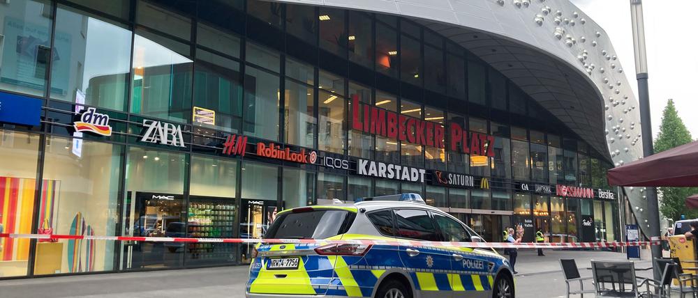 Die Drohmails lösten große Polizeieinsätze aus - etwa im Mai 2024 in Essen. (Archivbild)