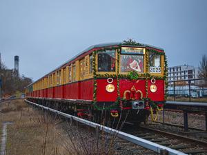 Der Weihnachtszug des Vereins Historische S-Bahn ist von 1928