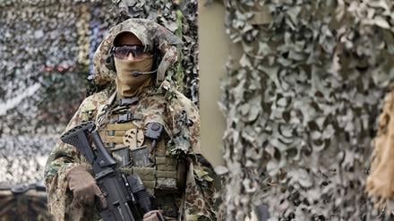 Jeder Soldat der Bundeswehr soll künftig in Echtzeit und digital mit seinem Fahrzeug und seinem Kommandoposten verbunden sein.