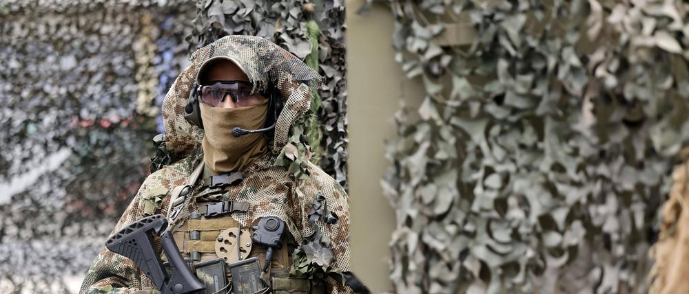 Jeder Soldat der Bundeswehr soll künftig in Echtzeit und digital mit seinem Fahrzeug und seinem Kommandoposten verbunden sein.