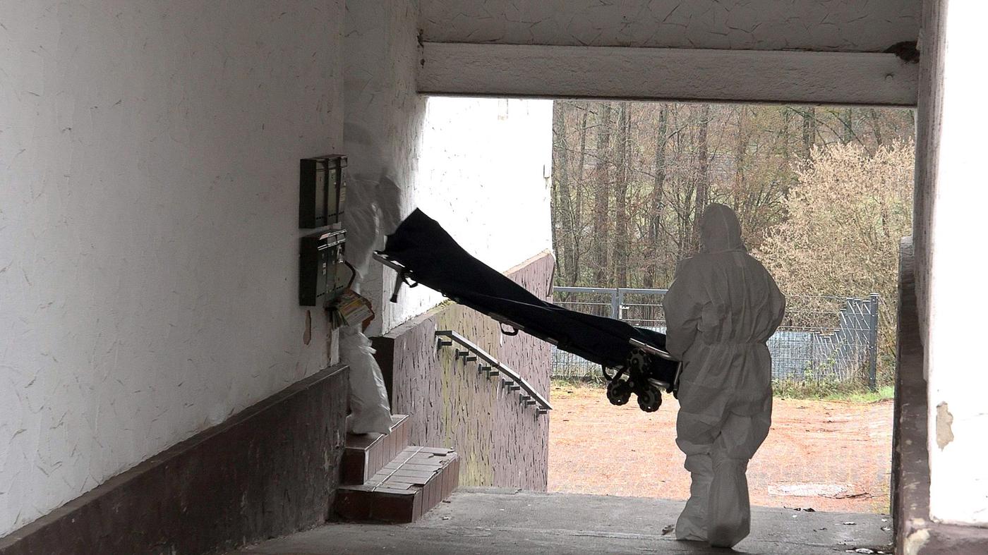 gewaltsamer-tod-gerichtsvollzieher-get-tet-best-rzung-im-saarland-gro