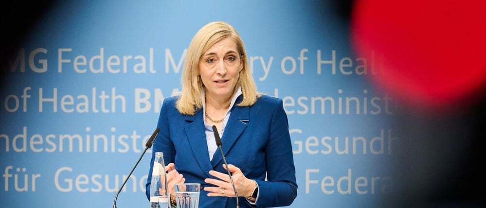 Nina Warken (CDU), Bundesministerin für Gesundheit, gibt ein Pressestatement.