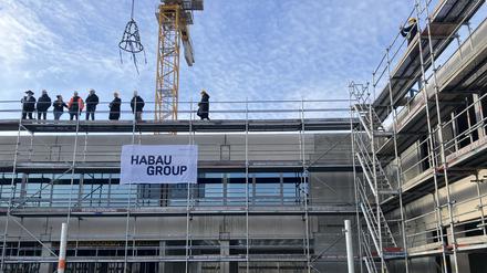 Richtfest für den Schulneubau am Jungfernsee. Nach aktuellem Stand wird hier das Dalton-Gymnasium einziehen.