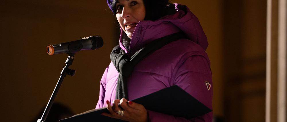 Noosha Aubel (parteilos) fordert einen stärkeren Einsatz gegen Rechtsextremismus.