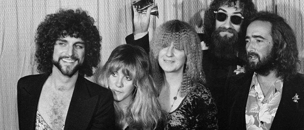 1978 erhielten John McVie (r) und Fleetwood Mac den Grammy in der Kategorie Album des Jahres für „Rumours“. (Archivbild)