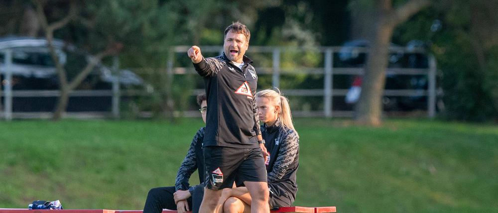 Tobias Kurbjuweit trainiert seit dem Sommer das Frauenteam von Hertha BSC.