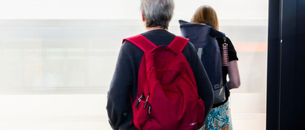 Viele Menschen sind auch im Rentenalter noch aktiv auf dem Arbeitsmarkt. (Symbolbild)