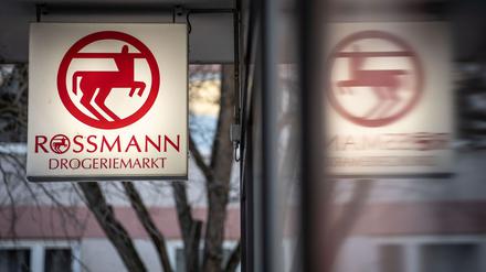 Kündigt die Mitgliedschaft im Verband: Die Drogeriemarktkette Rossmann, auf dem Bild eine Filiale in der Mainzer Innenstadt.