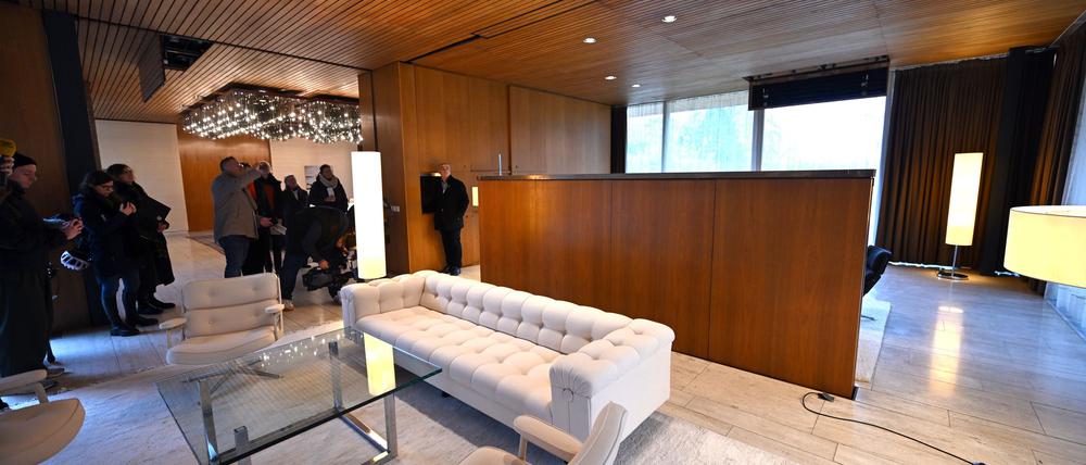 Der sogenannte Kanzlerbungalow ist nach Abschluss der Brandschutz- und Sanierungsarbeiten wieder für die Öffentlichkeit zugänglich.