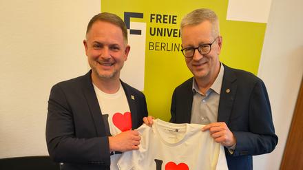 Günter M. Ziegler, Präsident der Freien Universität Berlin – hier mit Henning Wehmeyer (li.) von Global Goals Berlin