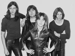 Lederbraut: Suzi Quatro mit Band in den Siebzigern.