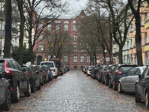 Zwei Euro pro Stunde: Eine Studie empfiehlt Parkzonen für Tegel.