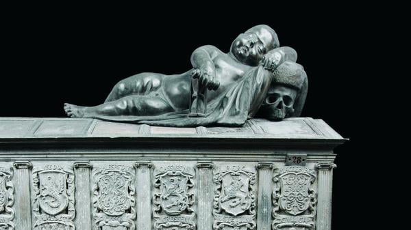 Putto mit Totenschädel. Detail des Sarges von Wilhem Heinrich Kurprinz von Brandenburg (1648-1649), einer der zurückgekehrten Sarkophage.