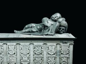 Putto mit Totenschädel. Detail des Sarges von Wilhem Heinrich Kurprinz von Brandenburg (1648-1649), einer der zurückgekehrten Sarkophage.