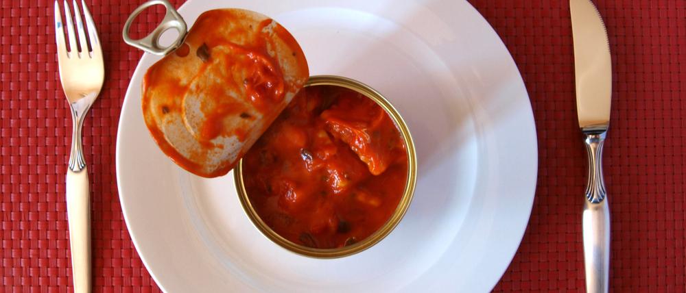 Die Mensapreise sind 2025 nur leicht gestiegen. Bei steigenden Einkaufspreisen wegen der Inflation könnten sie aber bald teurer werden.