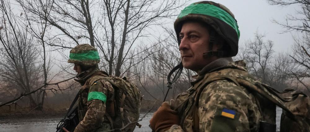 Soldaten der 38. Separaten Marinebrigade der ukrainischen Streitkräfte in der Nähe der Frontstadt Pokrowsk in der Region Donezk.