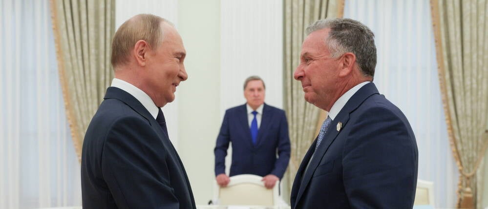 Vladmir Putin und Steve Witkoff in Moskau