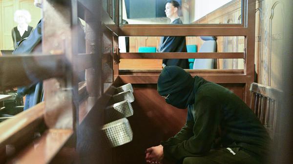 Im Prozess gegen den mutmaßlichen Attentäter vom Holocaust-Mahnmal in Berlin schildern Polizeibeamte die Festnahme des Angeklagten in der Nähe des Tatortes. (Archivbild) 