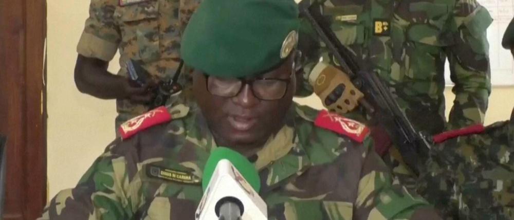 In Guinea-Bissau hat das Militär nach eigenen Angaben die Macht übernommen.