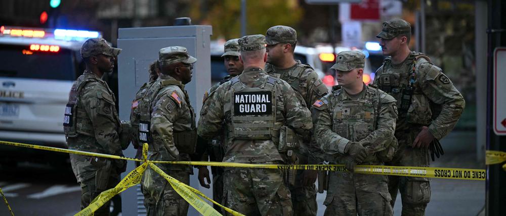 Soldaten am Ort der Schießerei in Washington.