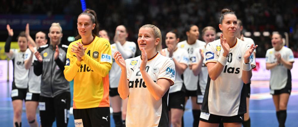 Nach dem siegreichen WM-Start freuen sich die deutschen Handballerinnen gegen Uruguay auf ein weiteres stimmungsvolles Spiel.
