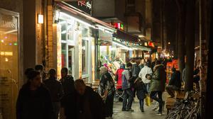 Berlin Neukölln: Cafes, Supermärkte, Imbisse. Es gibt tausende potenziell betroffene Geschäfte in Berlin.