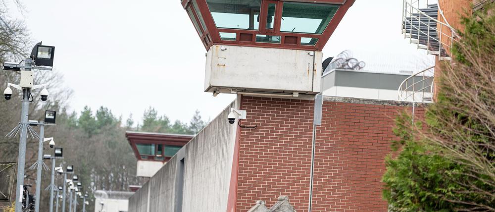 Die Polizei sucht nach einem Gefangenen, der von seinem Freigang nicht ins Gefängnis zurückkam. Er soll zudem eine Gewalttat verübt haben. (Archivfoto)