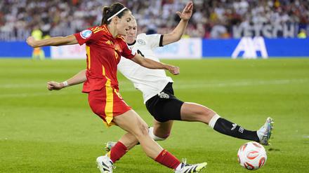 Das EM-Halbfinale im Sommer entschied Spaniens Aitana Bonmatí mit diesem Schuss.