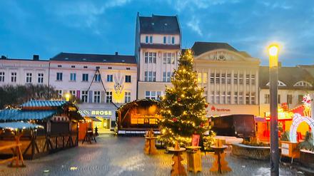 Weihnachtsmarkt Berlin Altstadt Spandau 2025 mit neuer Bühne am Markt  