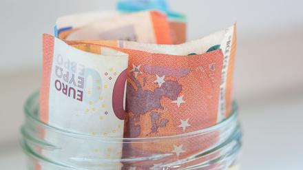 In den ersten neun Monaten spendeten Menschen in Berlin und Brandenburg pro Spende 37 Euro. (Symbolbild)