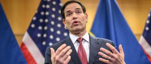 US-Außenminister Marco Rubio hält am 23. November 2025 nach Gesprächen über einen US-Plan zur Beendigung des Krieges in der Ukraine in der US-Vertretung in Genf eine Pressekonferenz ab.
