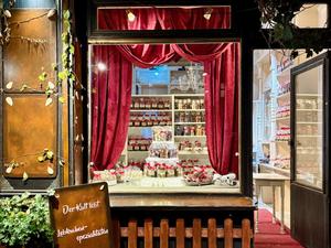 Das Schaufenster von „Fridas Töchter“ in der Niederbarnimstraße.