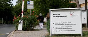 Die Einfahrt zu dem Klinikum am Europakanal in Erlangen. Hierher ist der frühere Amokläufer nicht mehr zurückgekehrt.