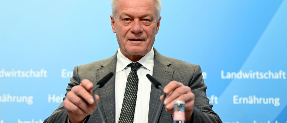 Bundesminister Alois Rainer stellt den „Ernährungsreports 2025“ vor.