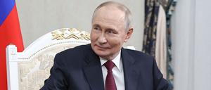 Der russische Präsident Wladimir Putin bei einem Treffen mit dem belarussischen Präsidenten Alexander Lukaschenko in Kirgisistan.