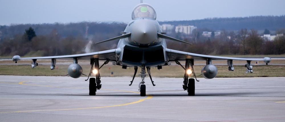 Wegen der verschärften Bedrohungslage will die Bundeswehr wieder Tieffluggebiete fürs Pilotentraining nutzen.