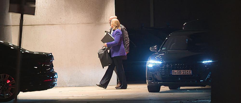 Rentenministerin im Kanzleramt - Bärbel Bas nahm am Donnerstagabend als SPD-Chefin am Koalitionsausschuss in der Regierungszentrale teil.