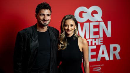 Mats Hummels kam mit Nicola Cavanis zur Verleihung des GQ-Awards.