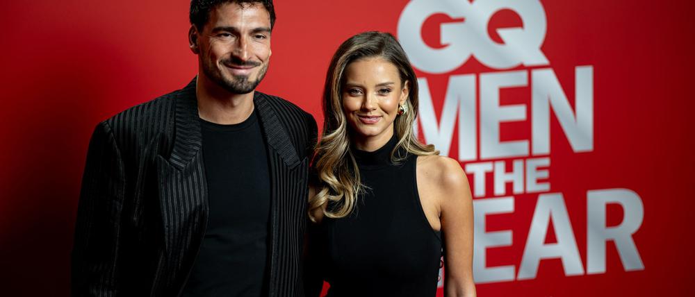 Mats Hummels kam mit Nicola Cavanis zur Verleihung des GQ-Awards.