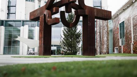 Jedes Jahr kommt der Weihnachtsbaum für das Kanzleramt aus einem anderen Bundesland. (Archivbild)