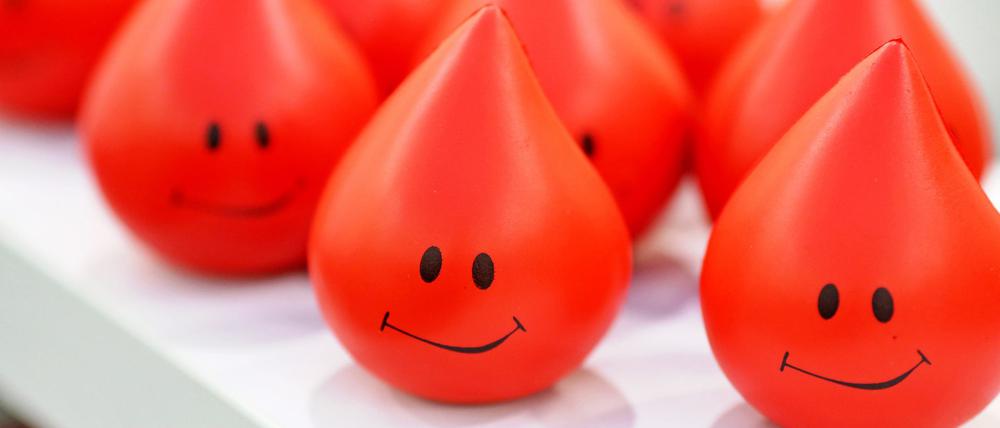 Eine Blutspende dauert etwa sieben bis zehn Minuten (Symbolbild).