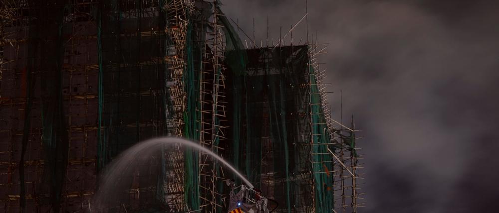 Die Löscharbeiten konnten am Vormittag eingestellt werden.